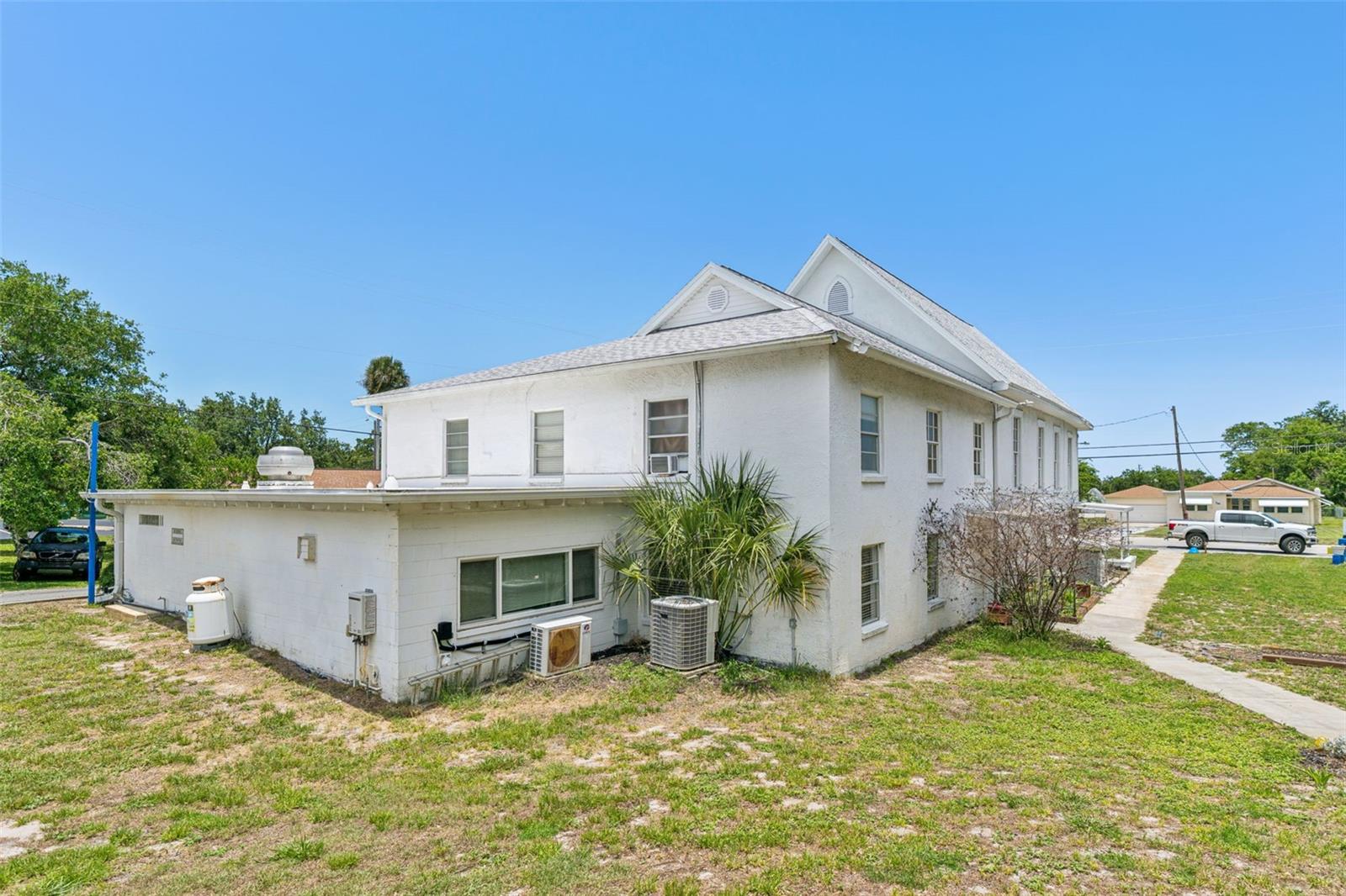 1050 Daytona Ave Property Photo 57