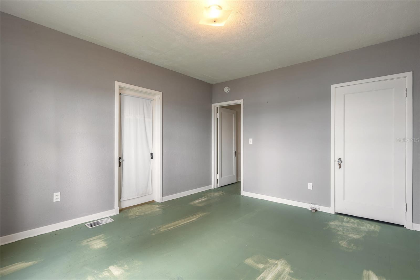 255 Lexington Dr Property Photo 20