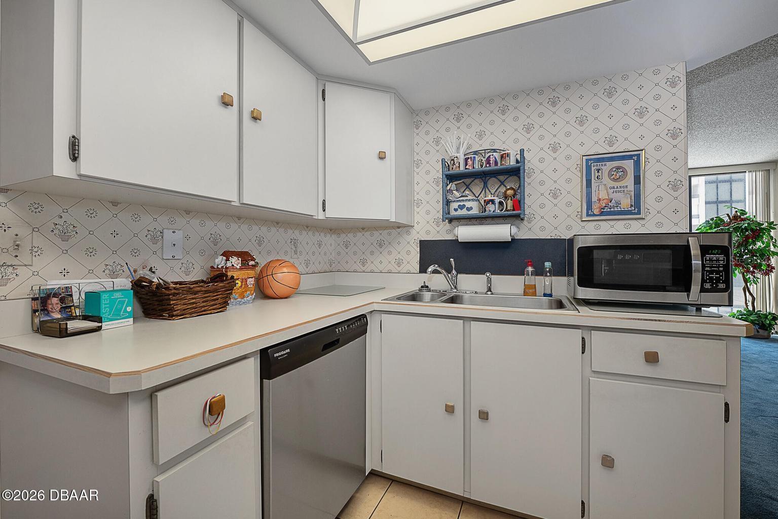 1 Oceans West Blvd #5a5 Property Photo 10