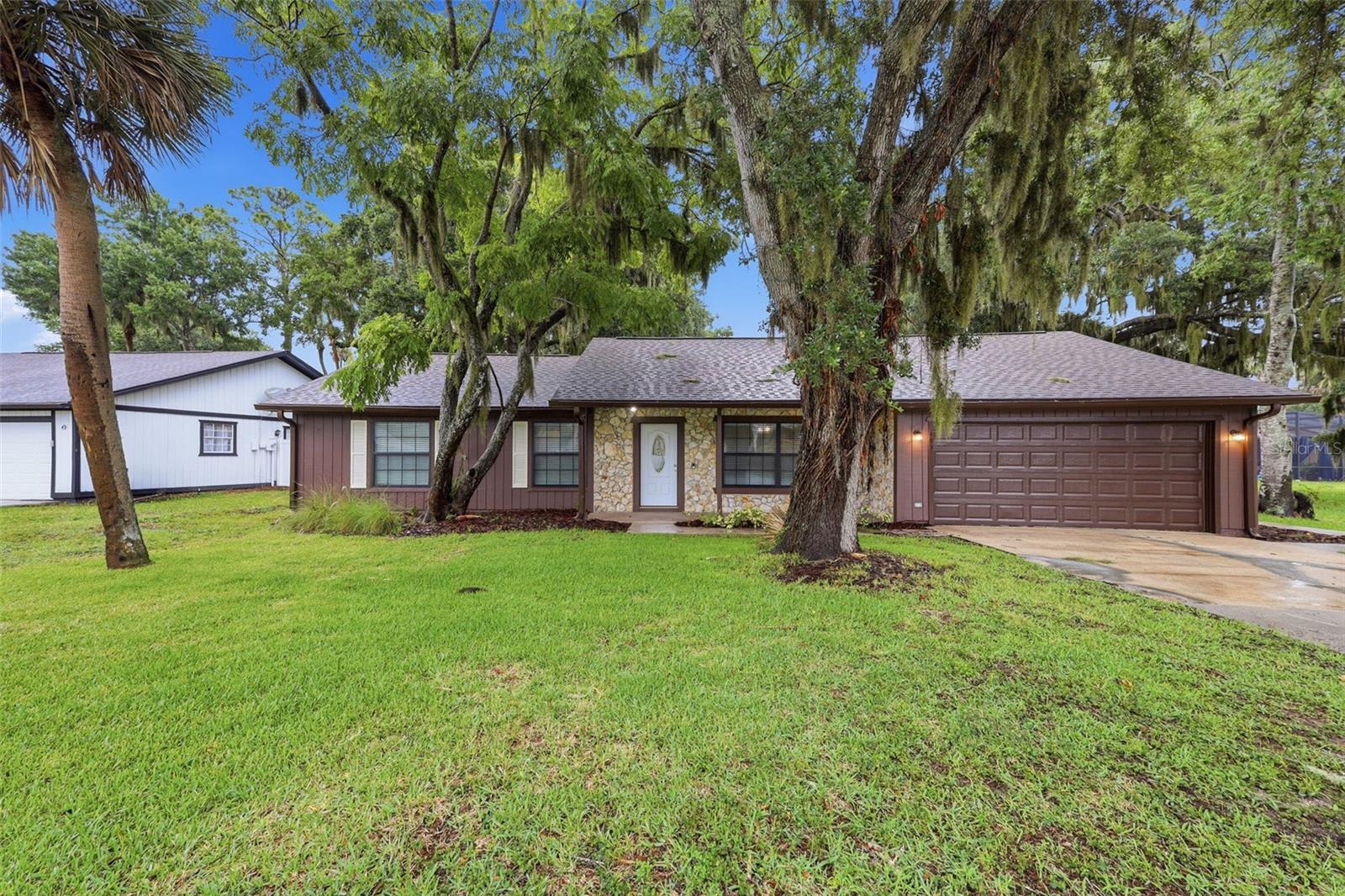 483 Spruceview Dr Property Photo 2
