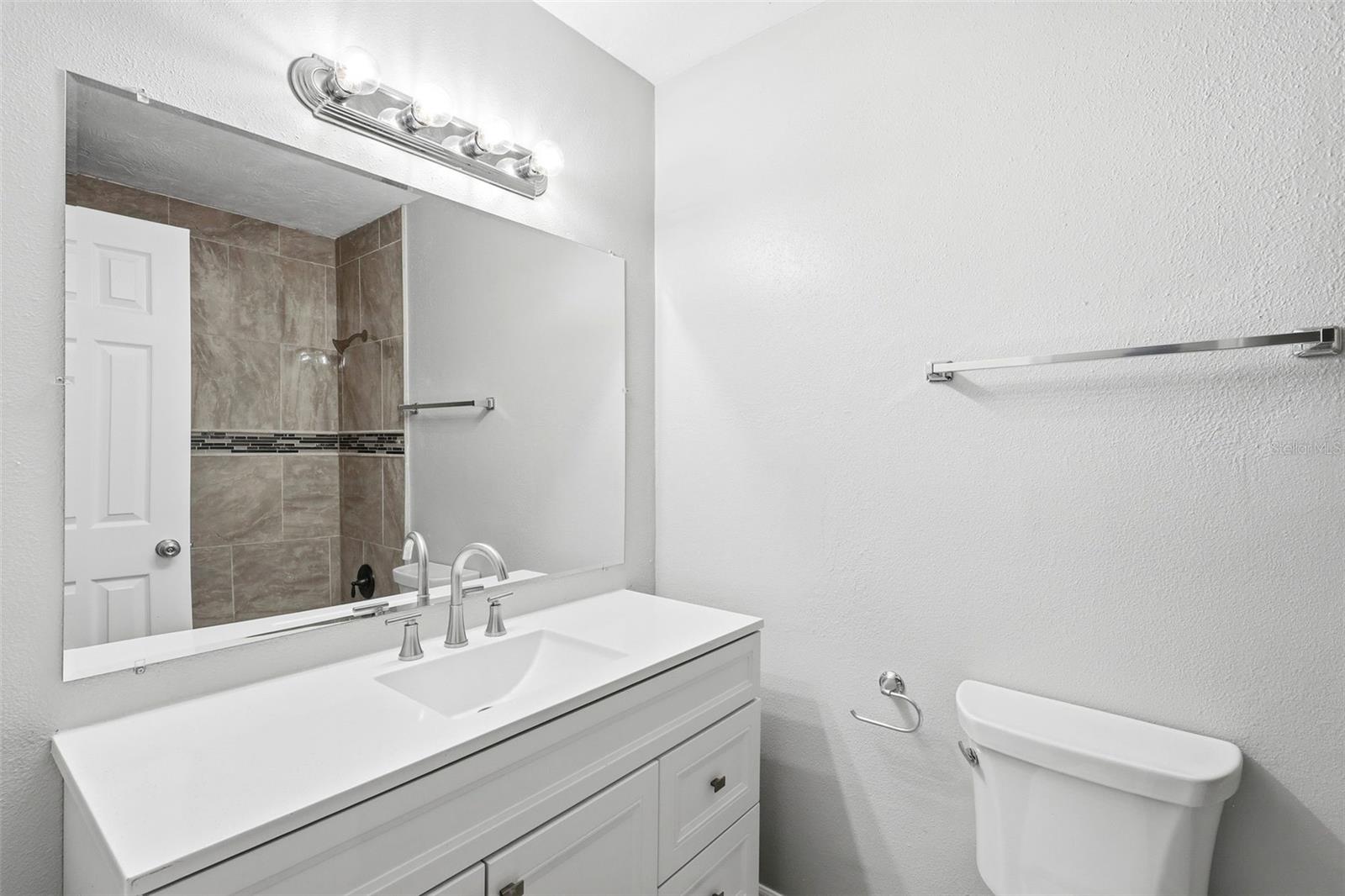 483 Spruceview Dr Property Photo 16