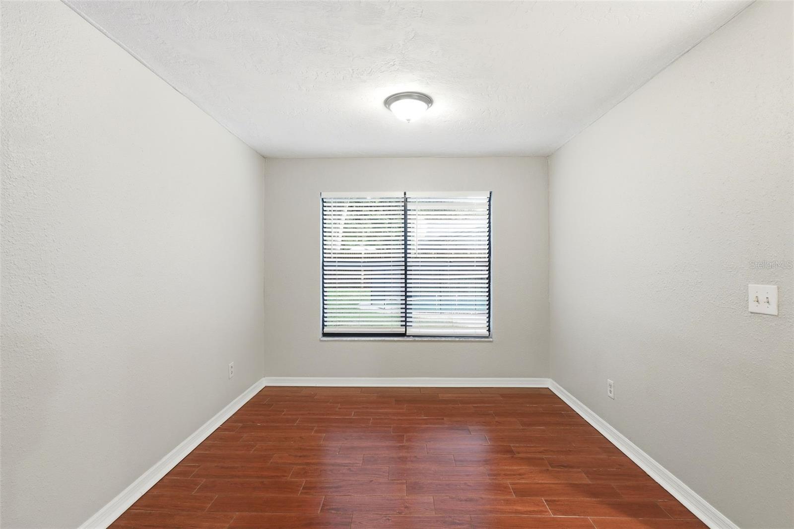 483 Spruceview Dr Property Photo 23
