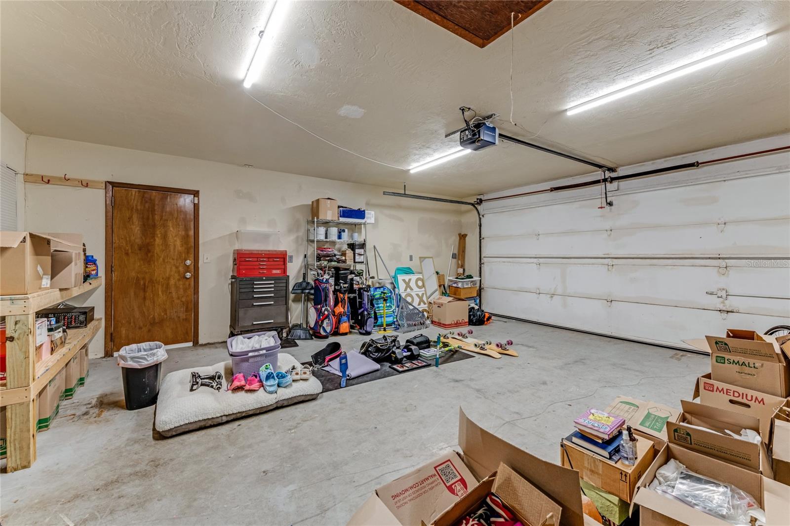 800 W River Oak Dr Property Photo 12
