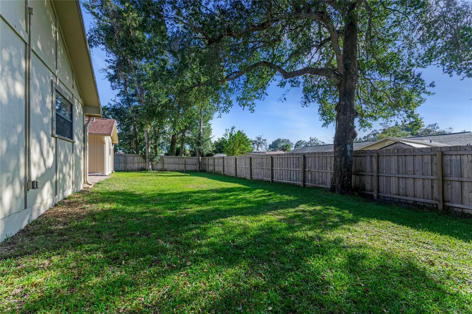 800 W River Oak Dr Property Photo 17