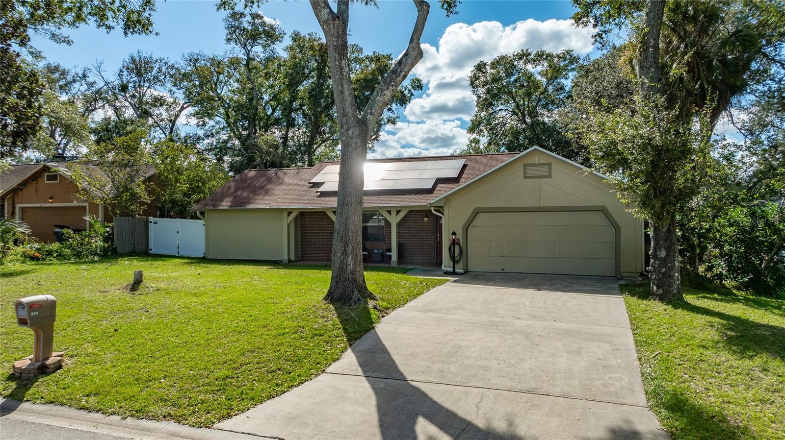 800 W River Oak Dr Property Photo 32