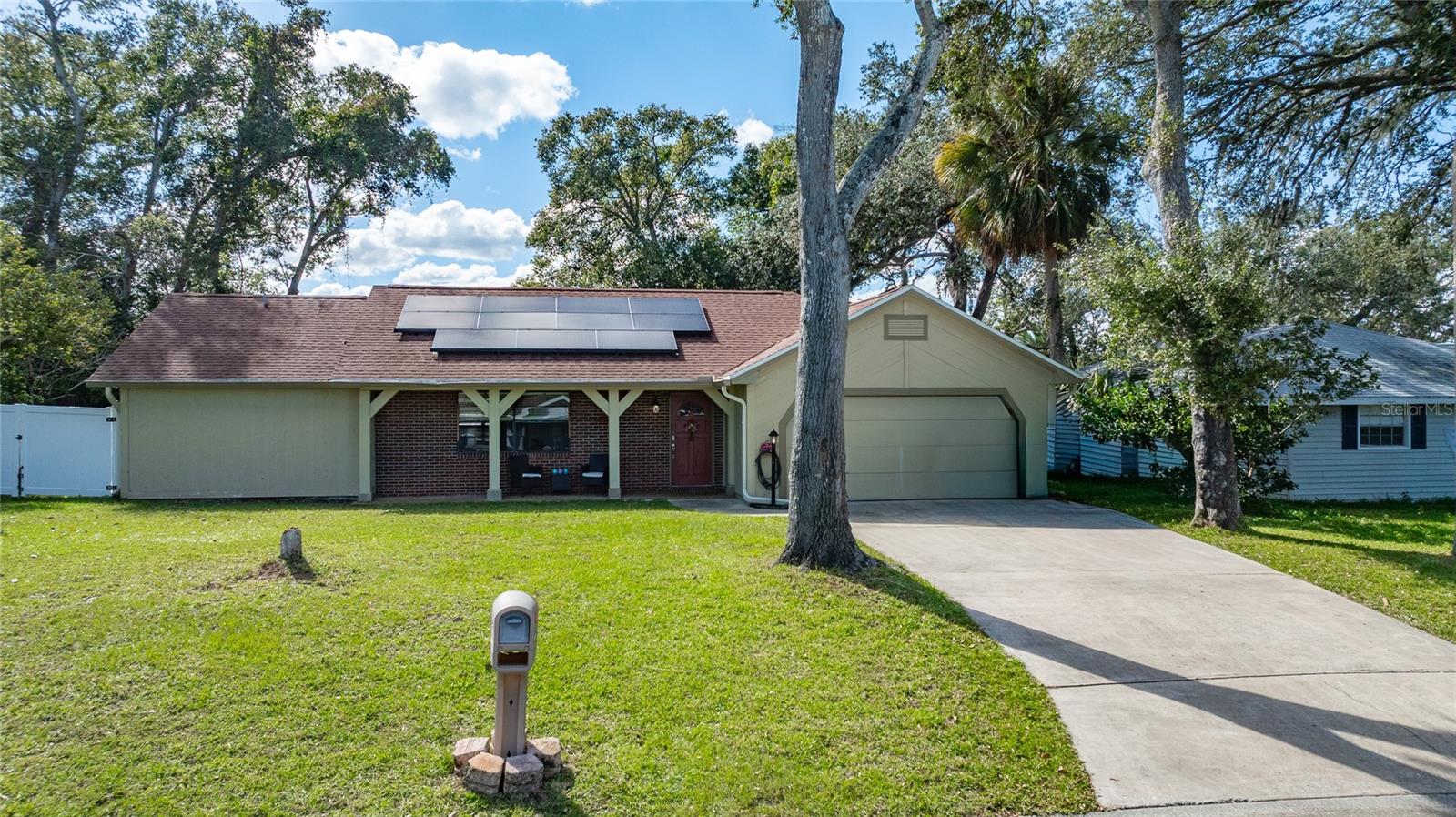 800 W River Oak Dr Property Photo 33