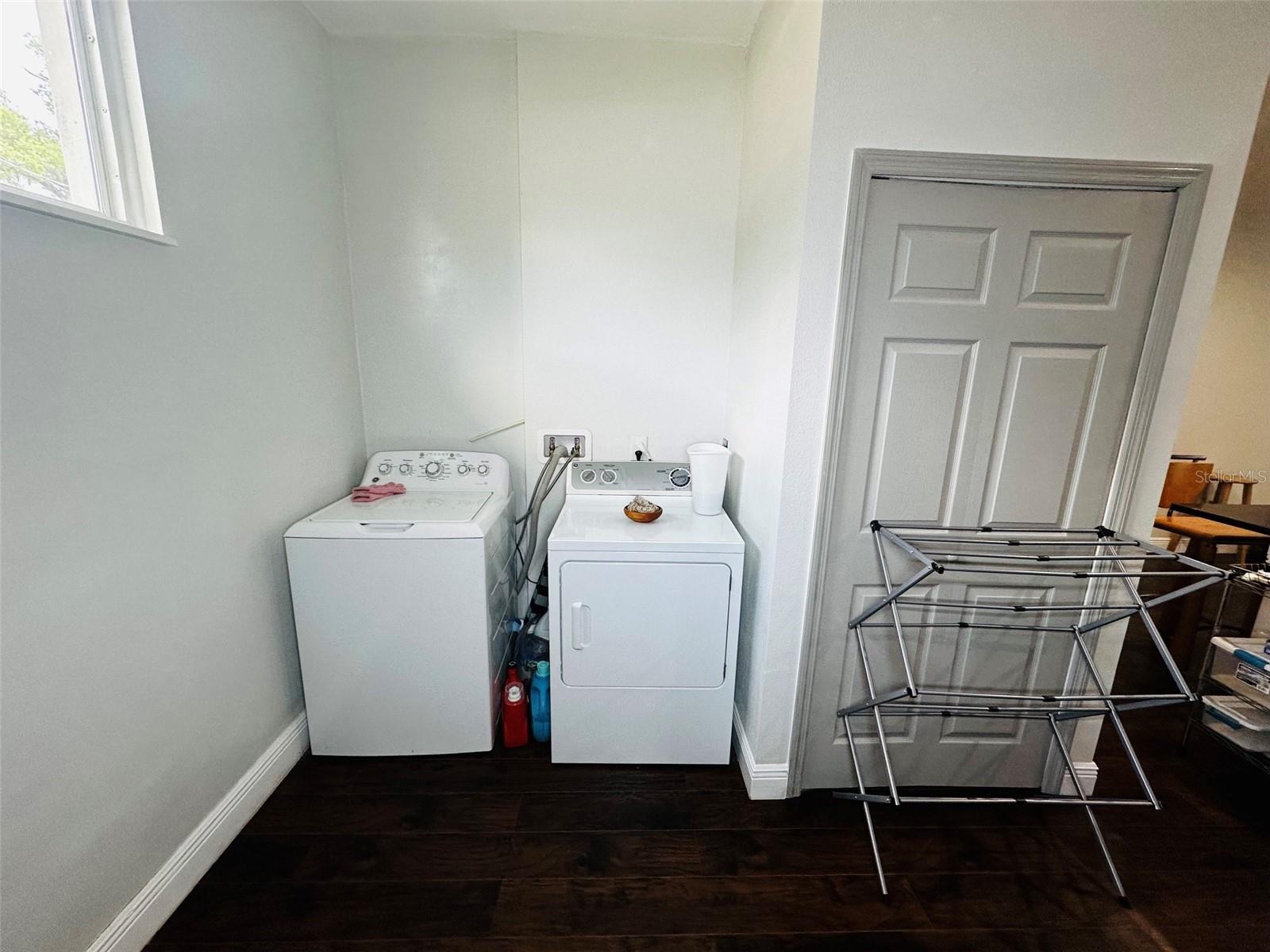 606 W Voorhis Ave Property Photo 7