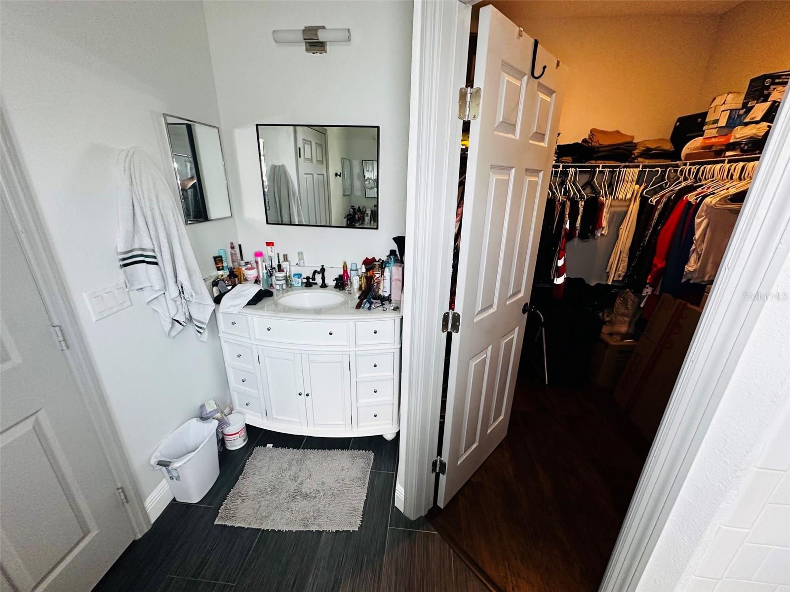 606 W Voorhis Ave Property Photo 10