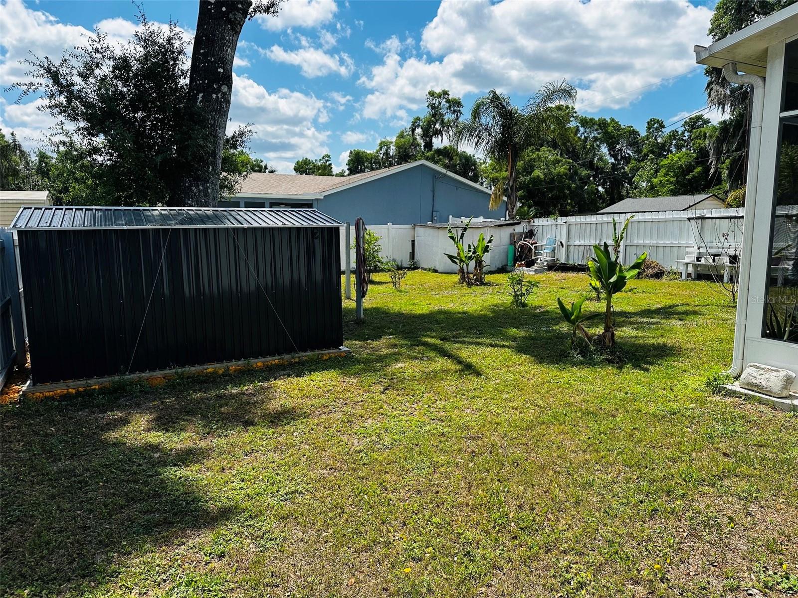 606 W Voorhis Ave Property Photo 19
