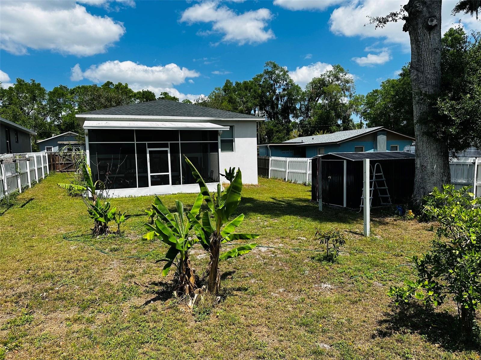 606 W Voorhis Ave Property Photo 20