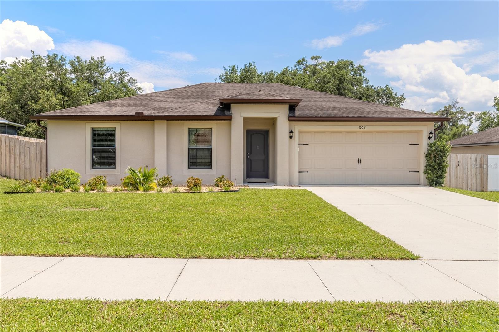 1708 WINDWARD OAKS DR Property Photo 1