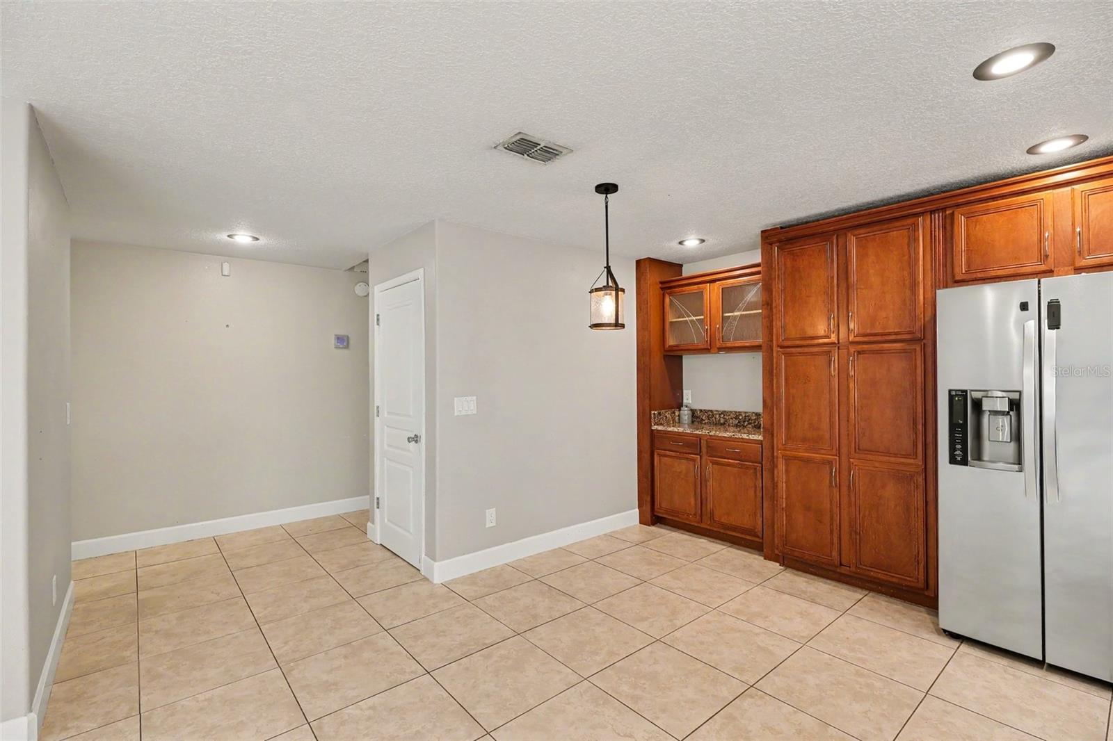 2415 Saint Pauls Dr Property Photo 10