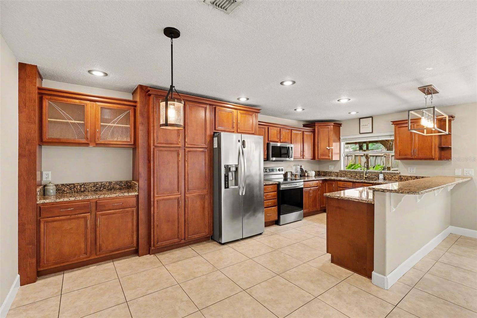 2415 Saint Pauls Dr Property Photo 11