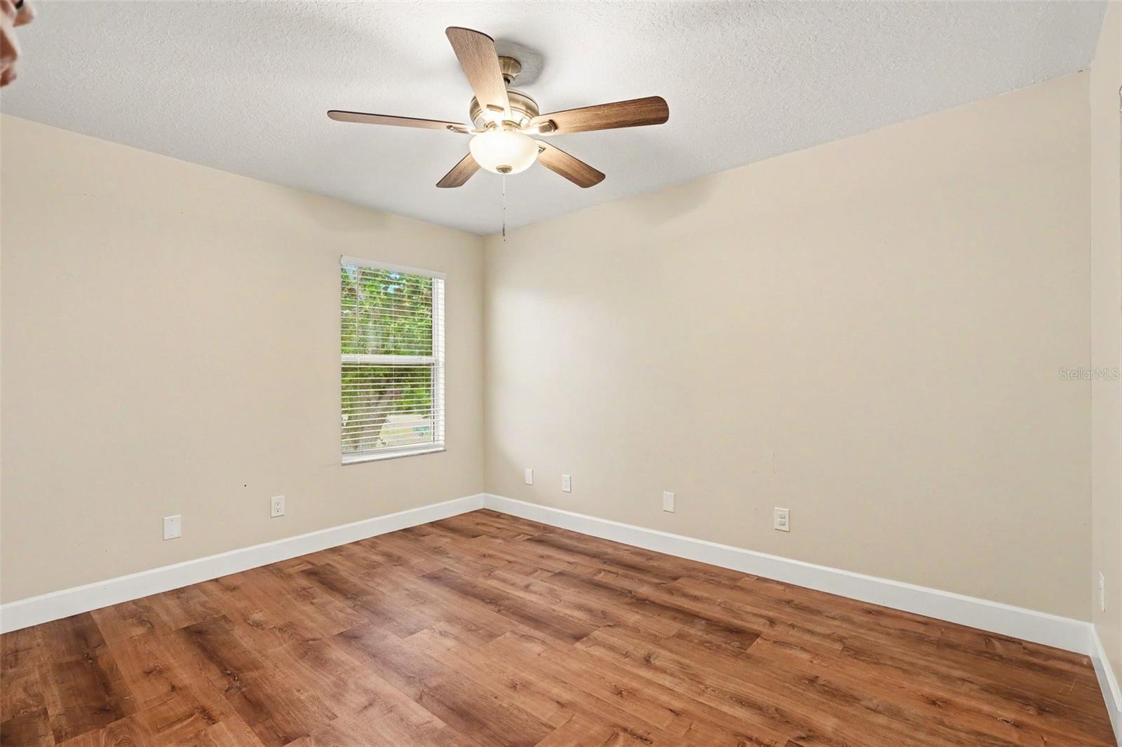 2415 Saint Pauls Dr Property Photo 17