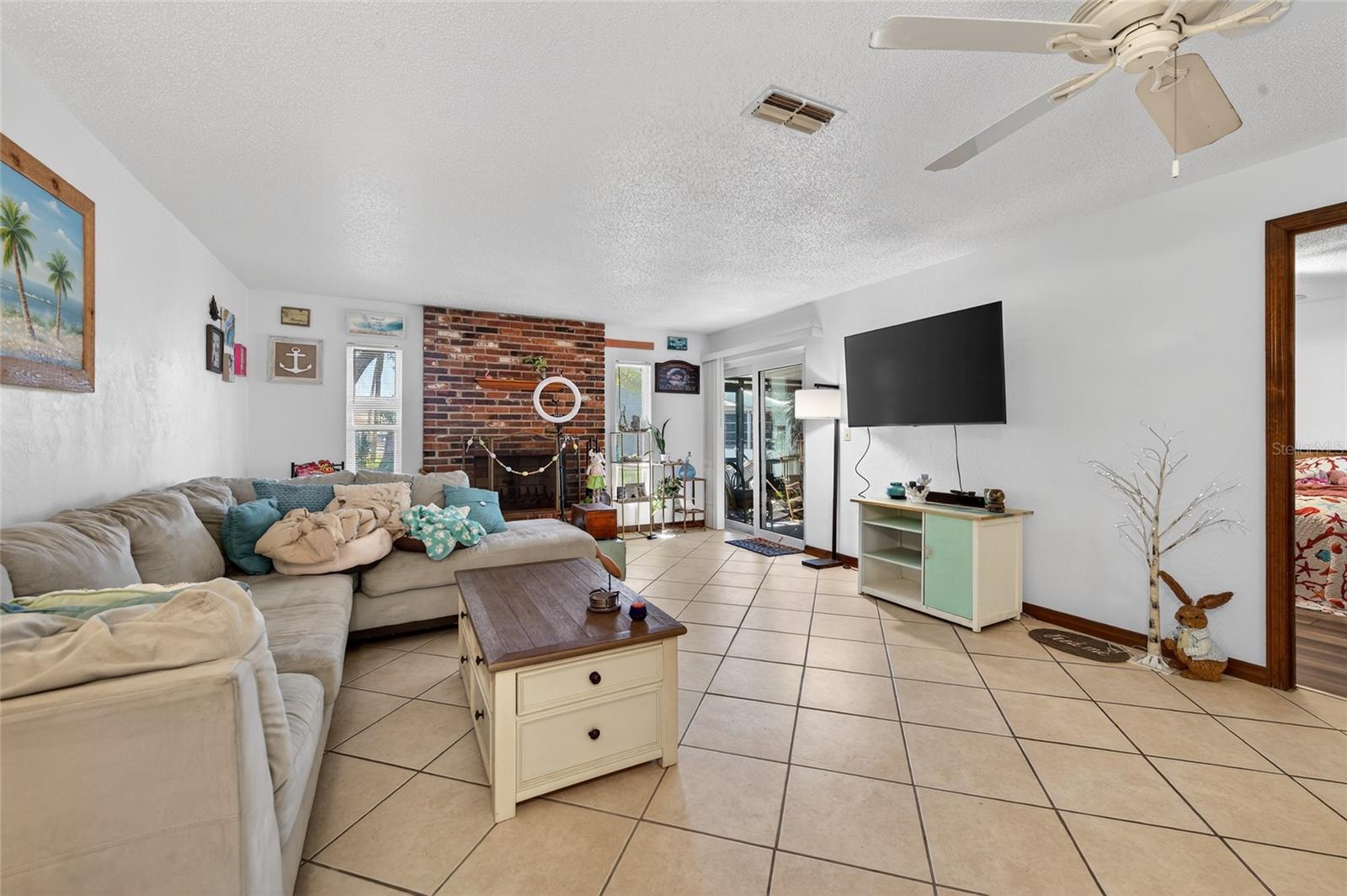 1402 Portobello Dr Property Photo 23