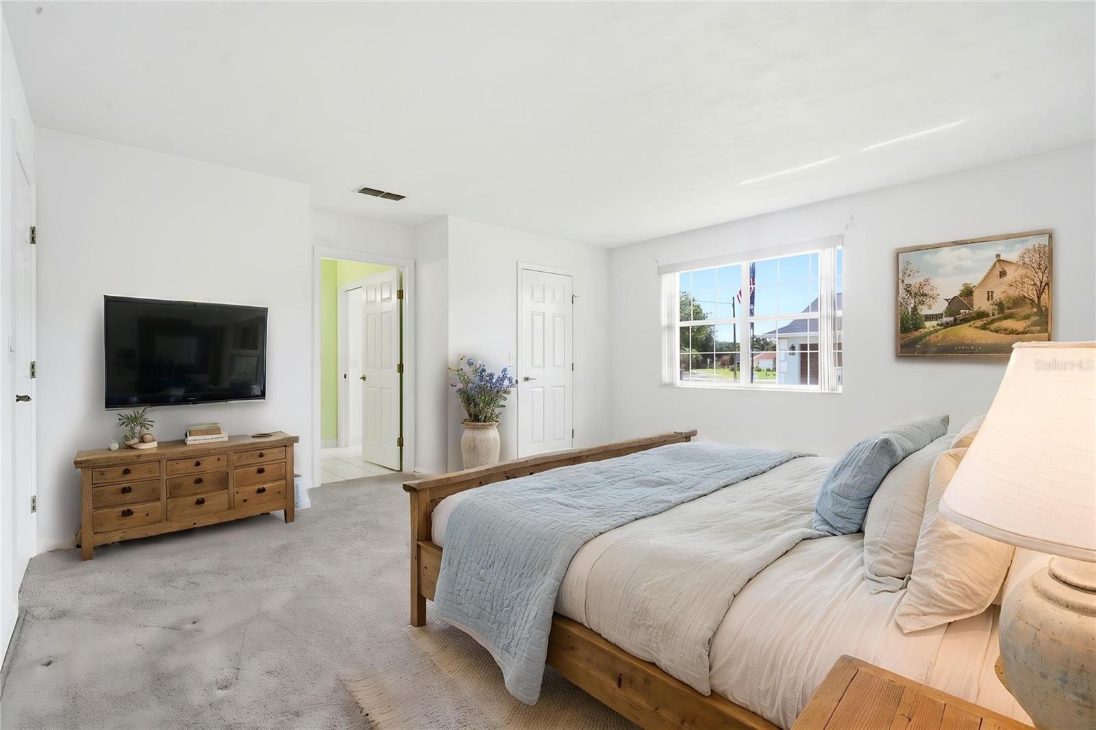 687 Winterberry Trl Property Photo 13