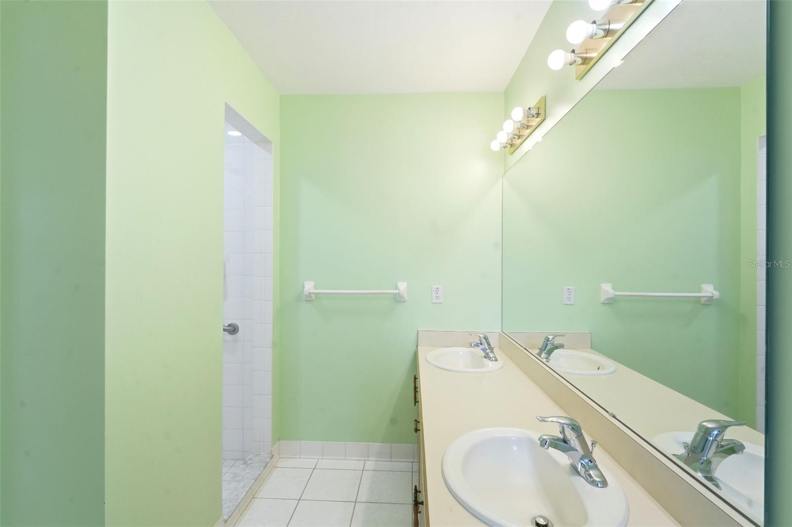 687 Winterberry Trl Property Photo 18