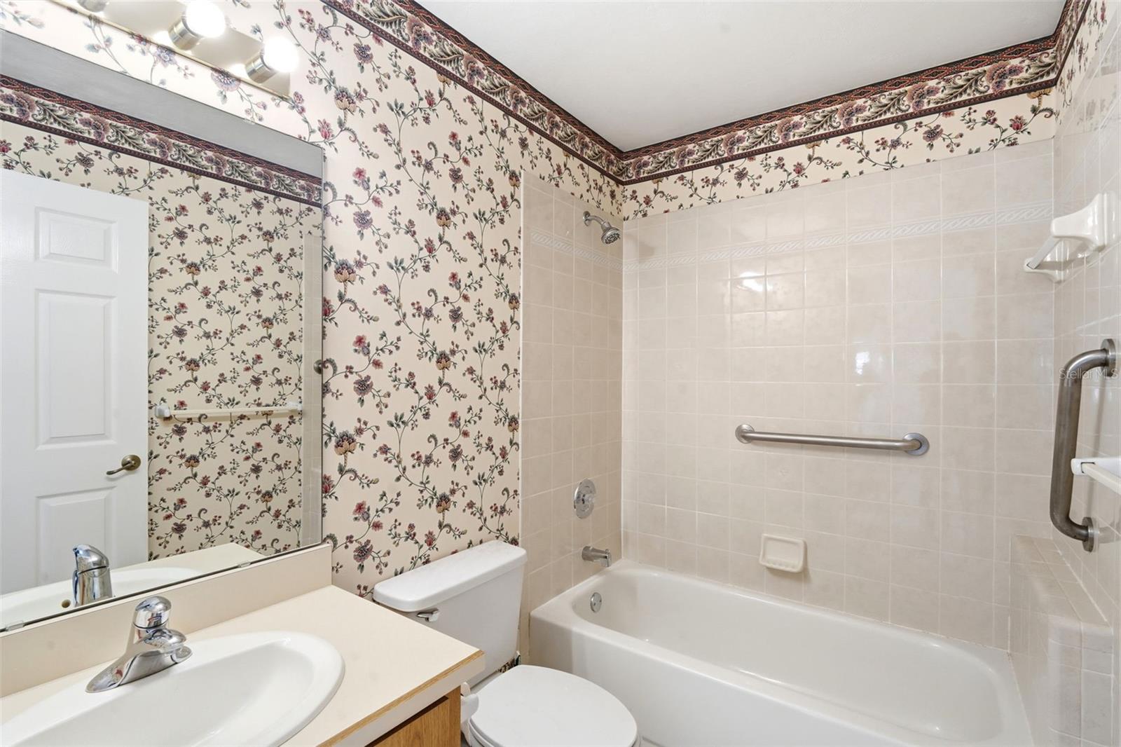 687 Winterberry Trl Property Photo 23