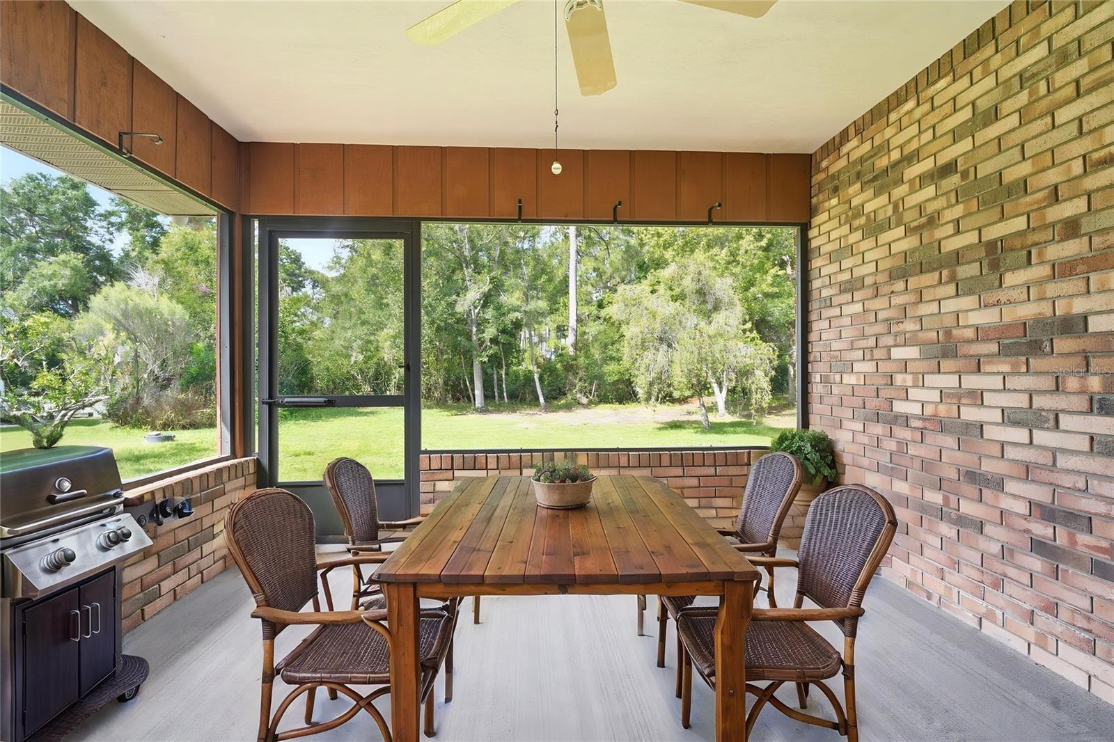 687 Winterberry Trl Property Photo 25
