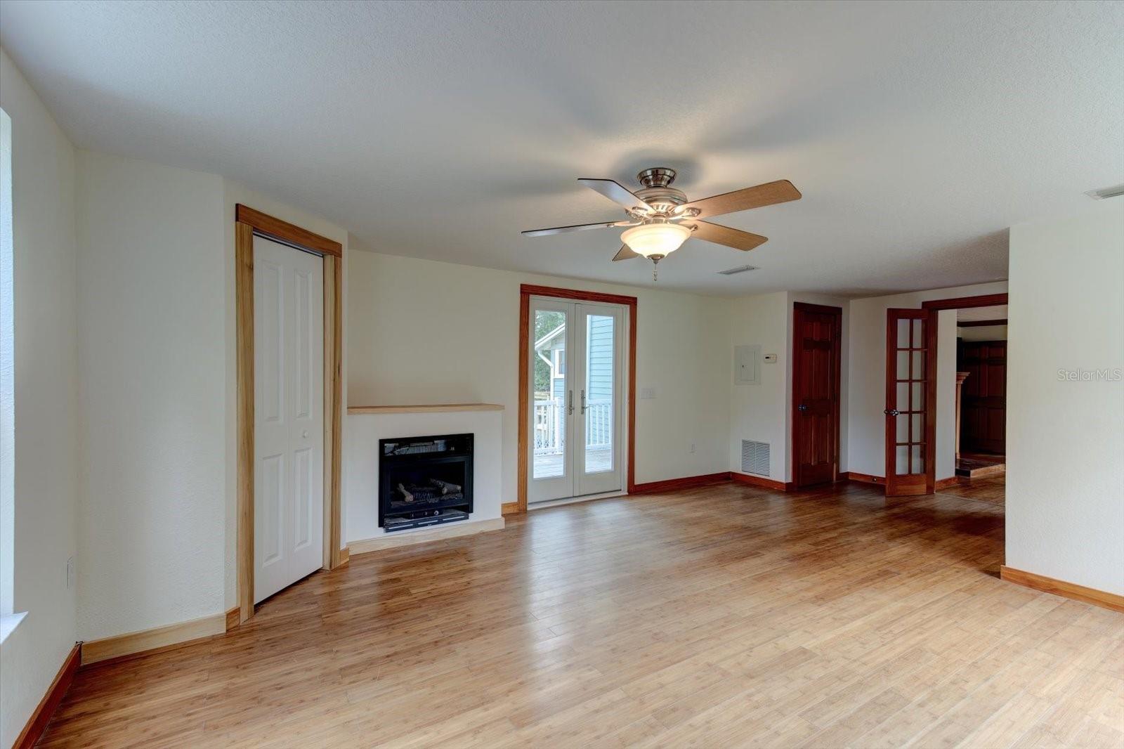 543 N Thorpe Ave Property Photo 44