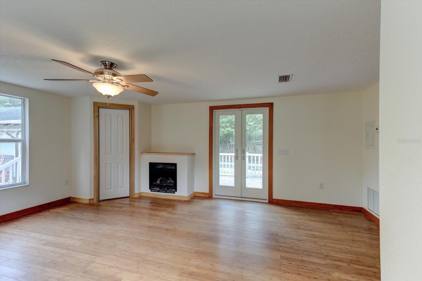 543 N Thorpe Ave Property Photo 45