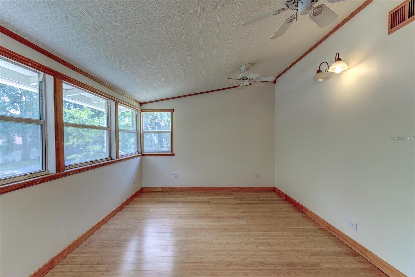 543 N Thorpe Ave Property Photo 52