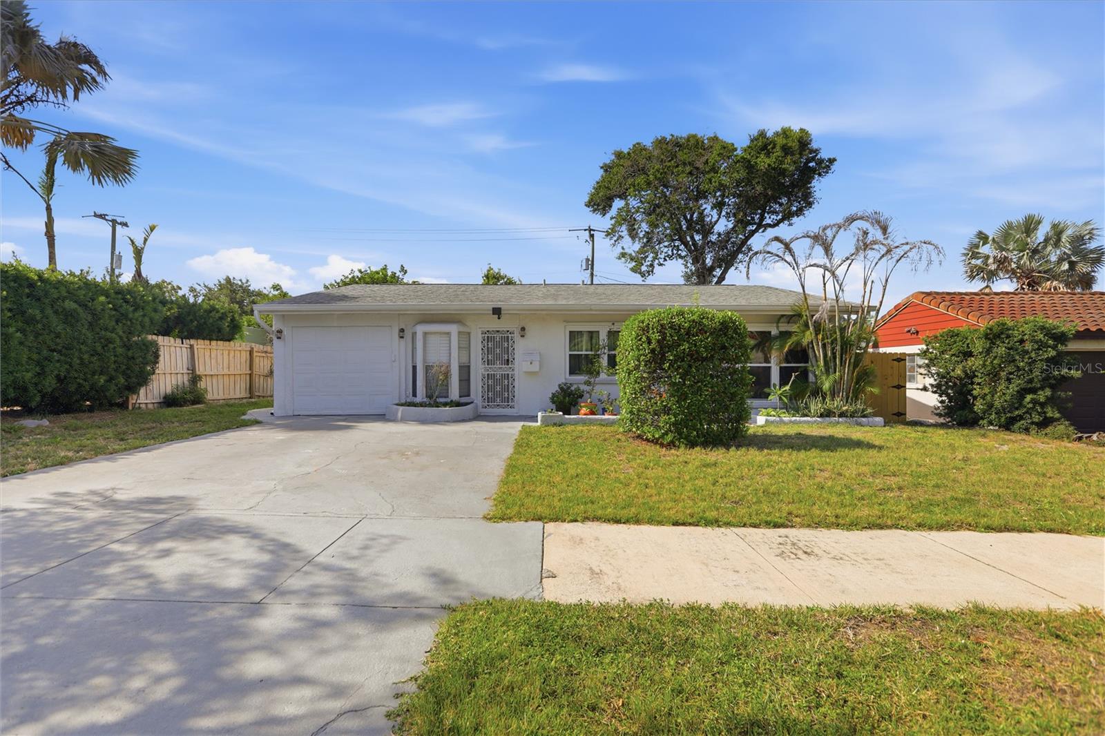 120 Valencia Rd Property Photo 1