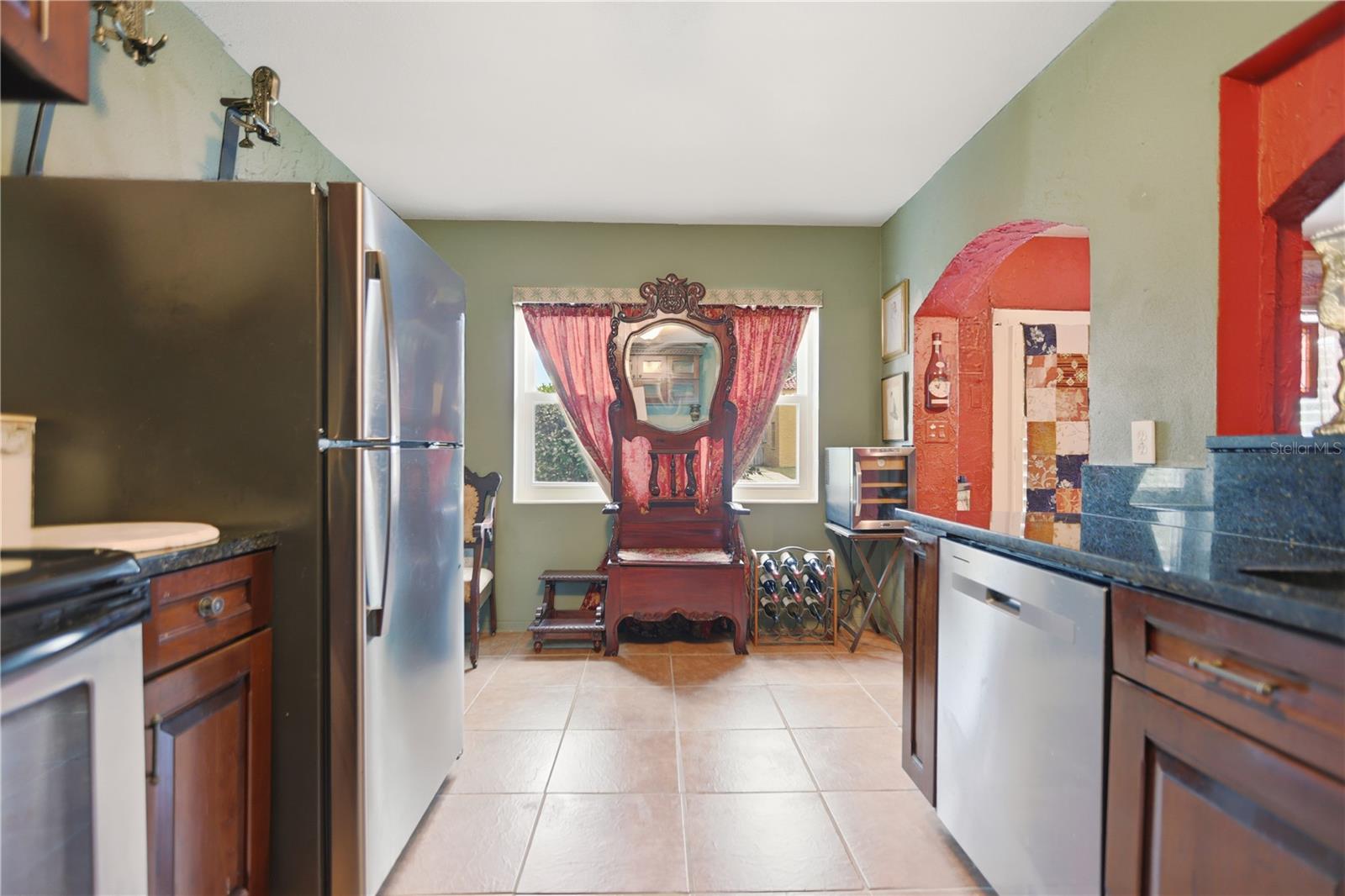 120 Valencia Rd Property Photo 2