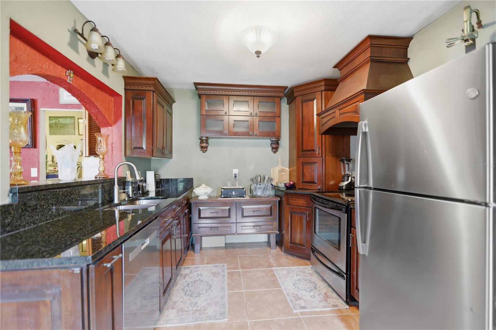 120 Valencia Rd Property Photo 3