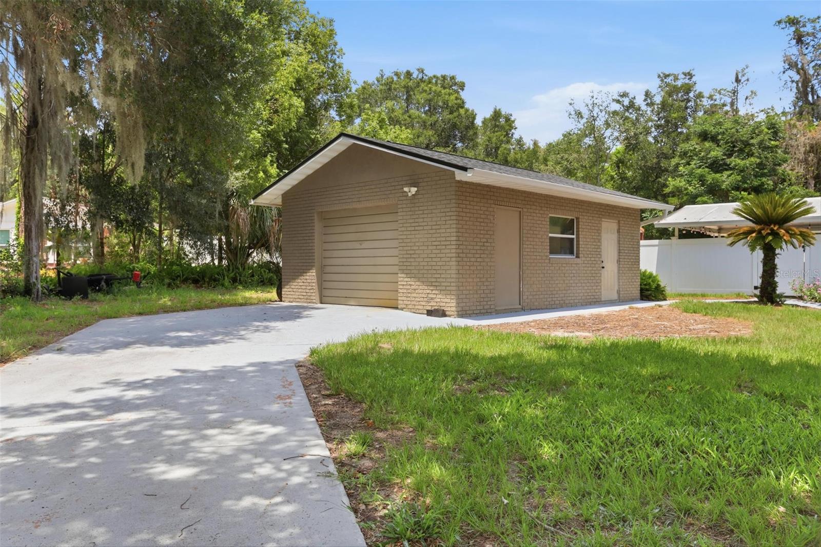1570 Glenwood Rd Property Photo 44