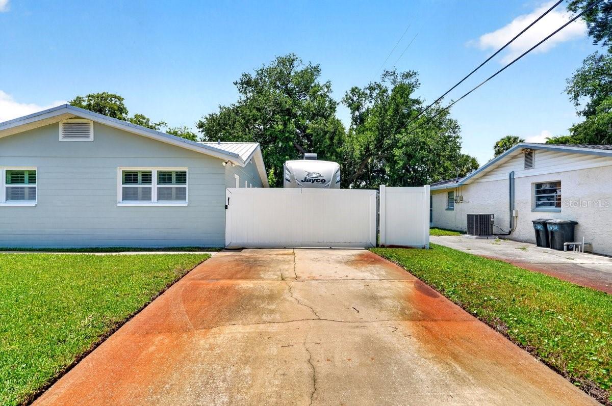 2334 Citrus Ave Property Photo 5