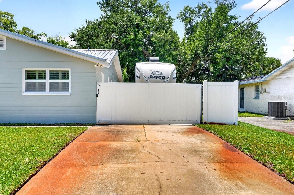 2334 Citrus Ave Property Photo 6