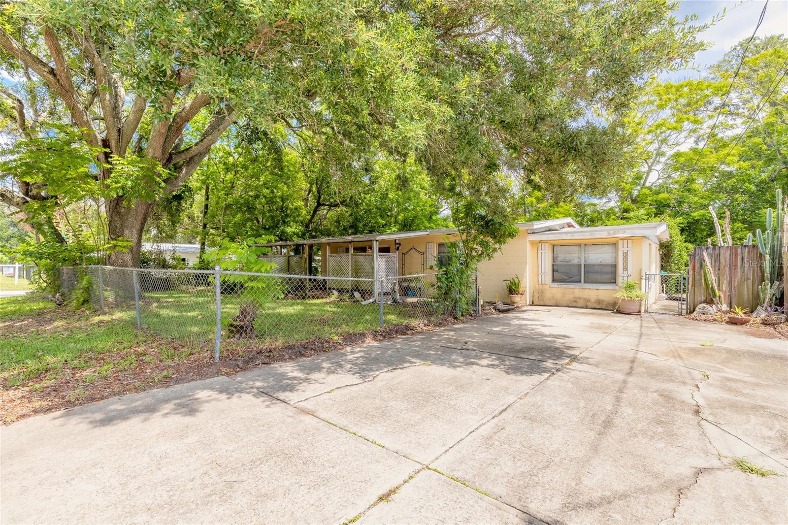 1219 Leon Ln Property Photo 1