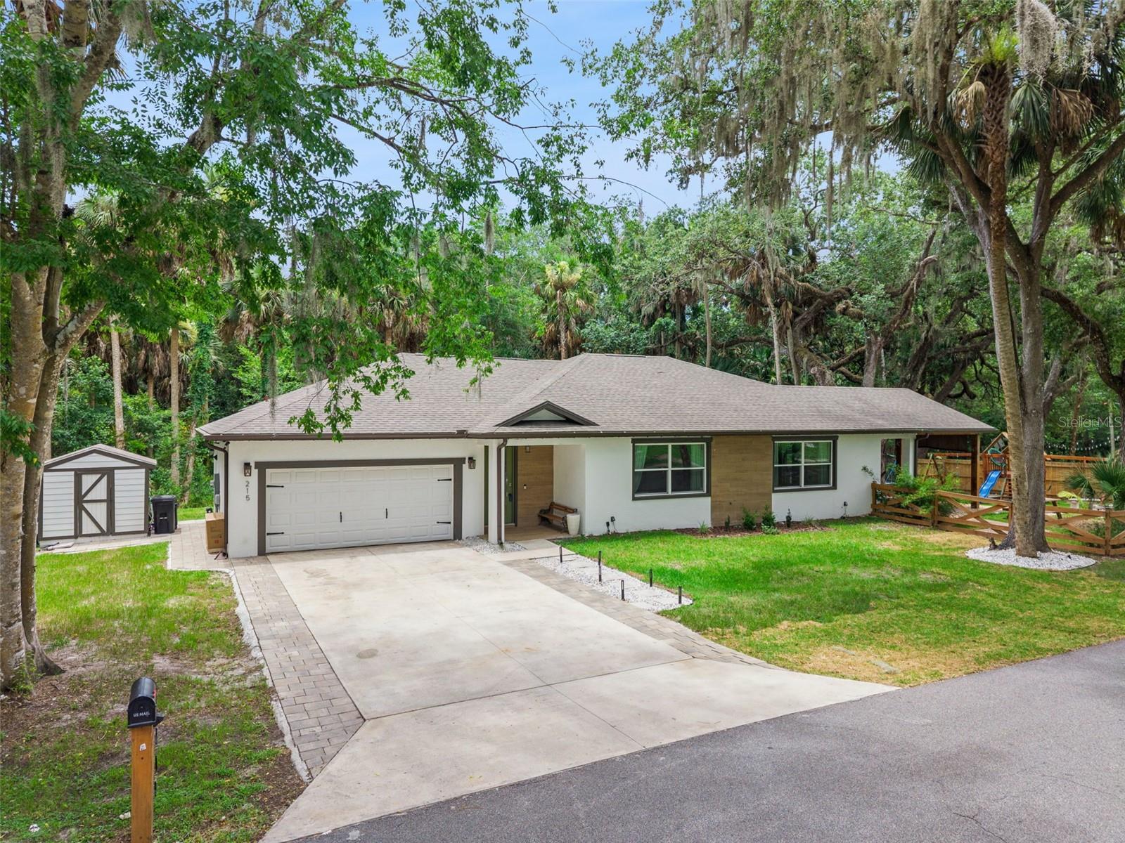 215 Sunrise Blvd Property Photo 1
