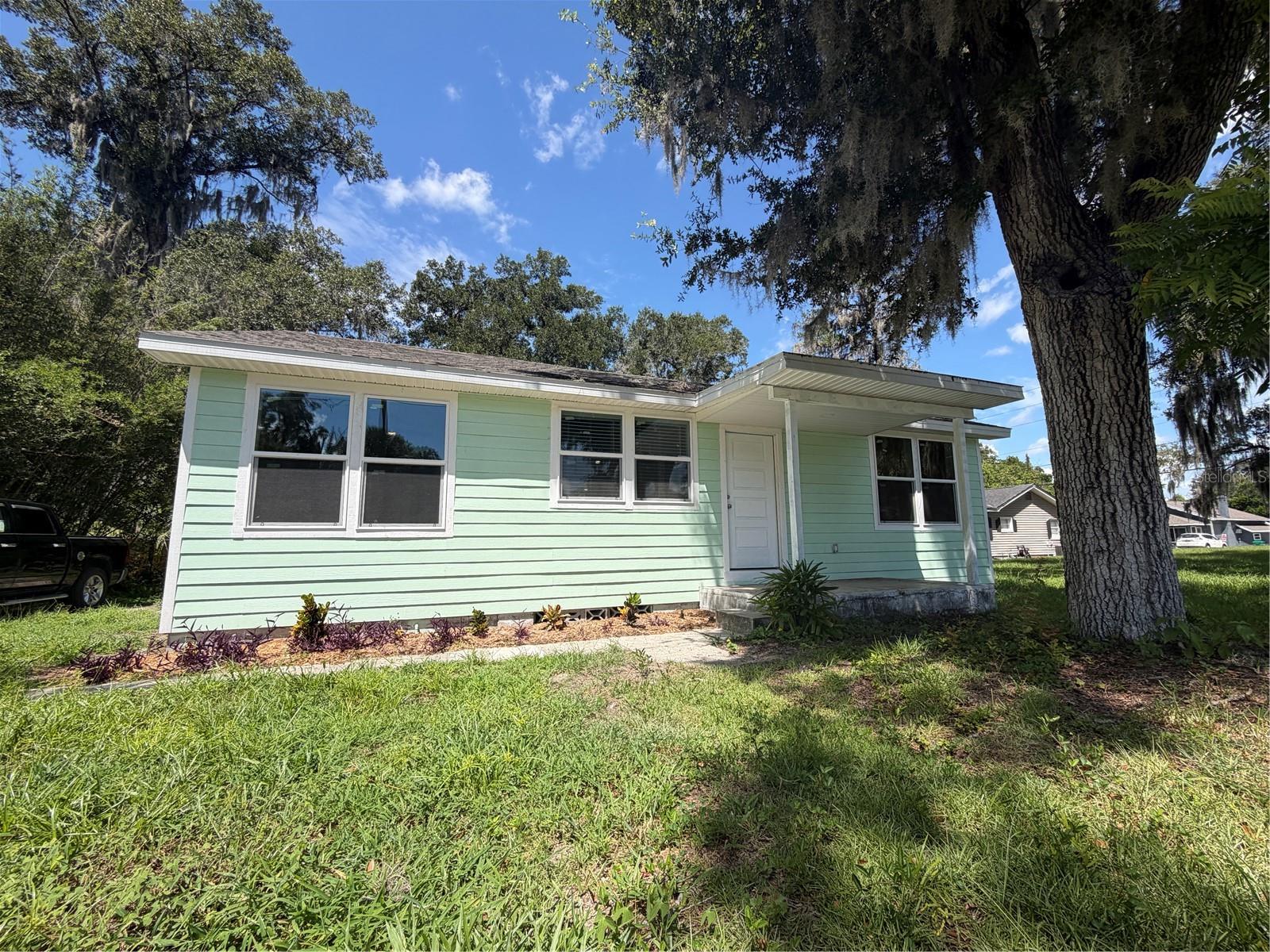 840 N FRANKFORT AVE Property Photo 1