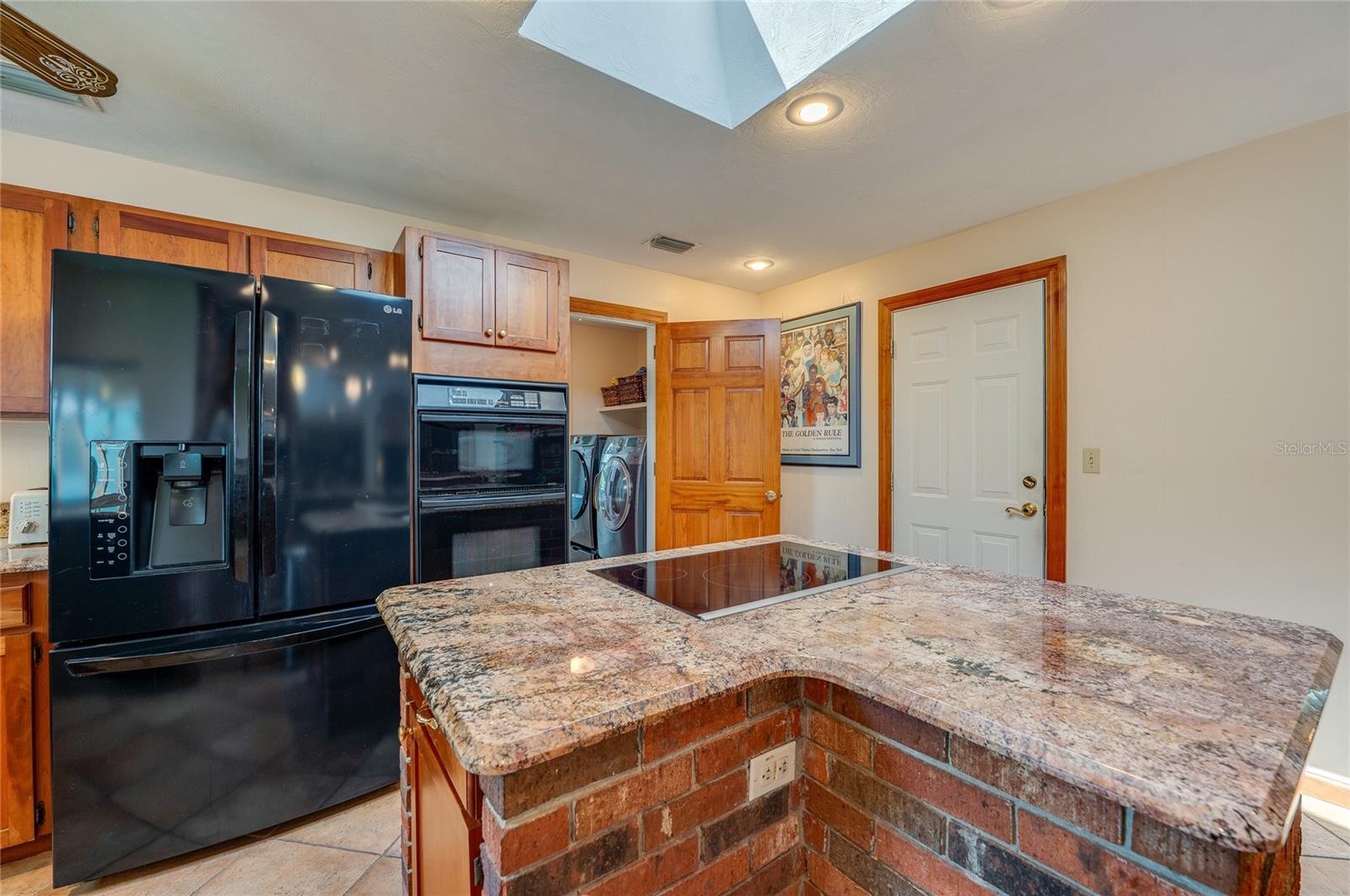 697 John Anderson Dr Property Photo 11