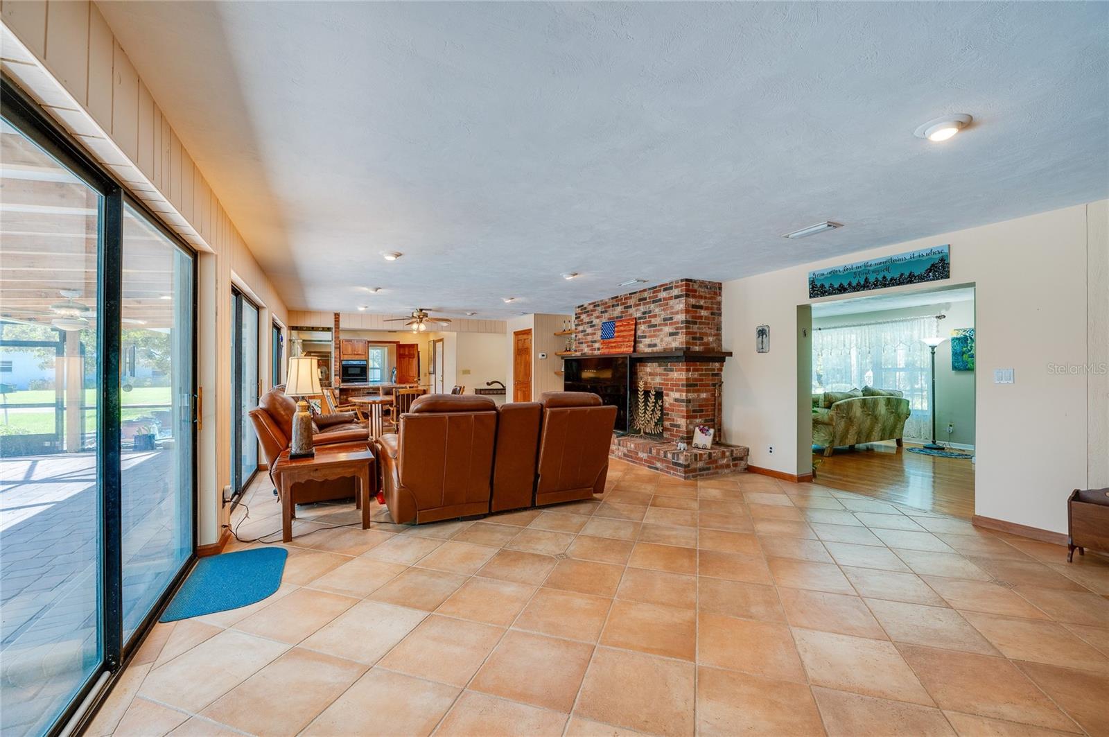 697 John Anderson Dr Property Photo 18