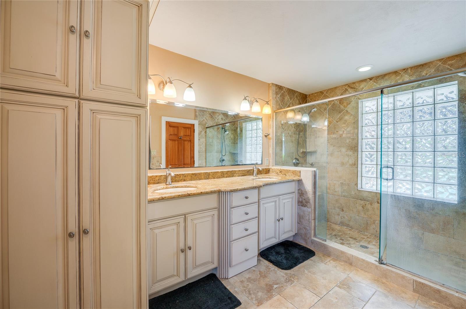 697 John Anderson Dr Property Photo 31