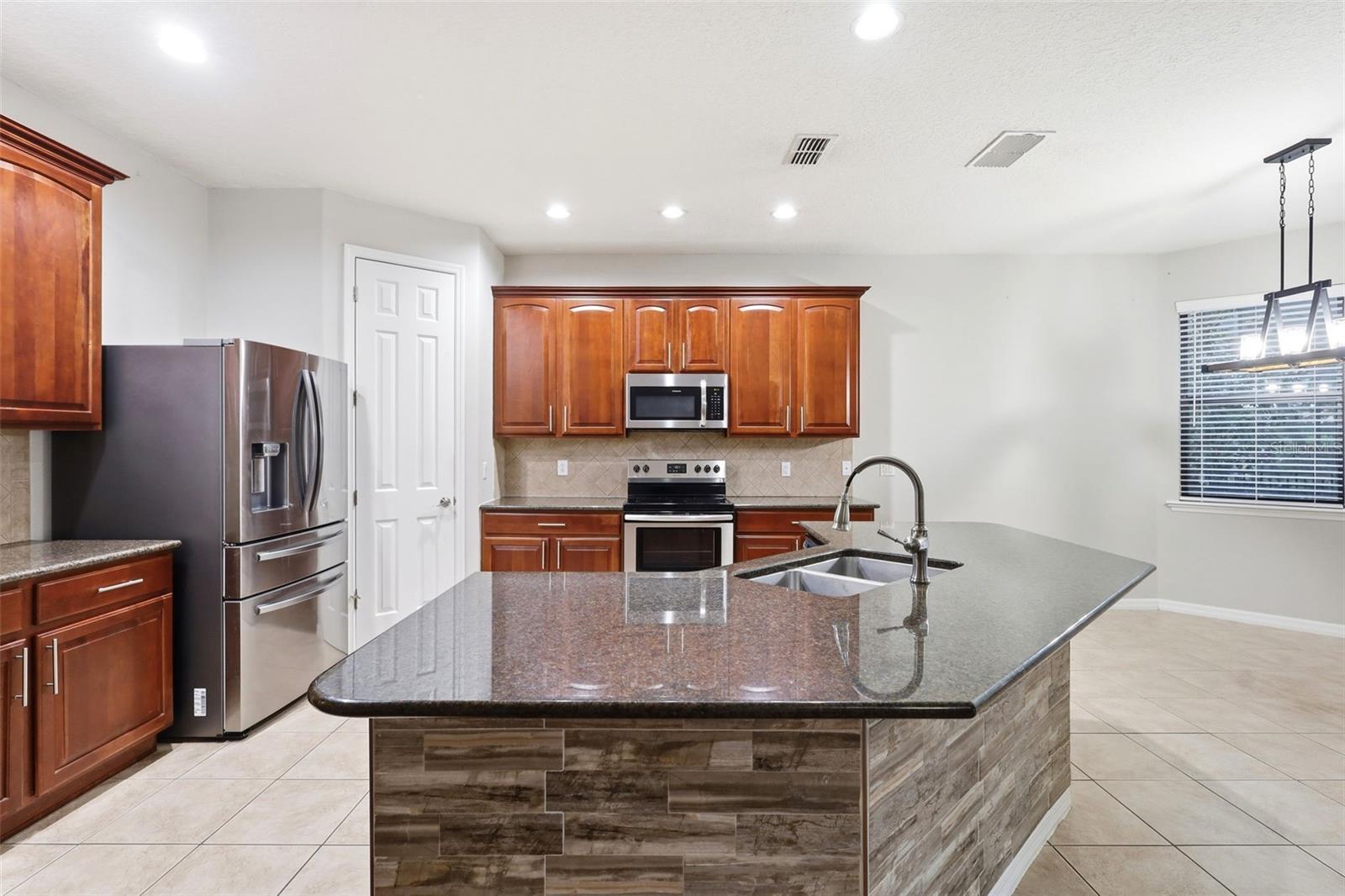 109 Elissar Dr Property Photo 19