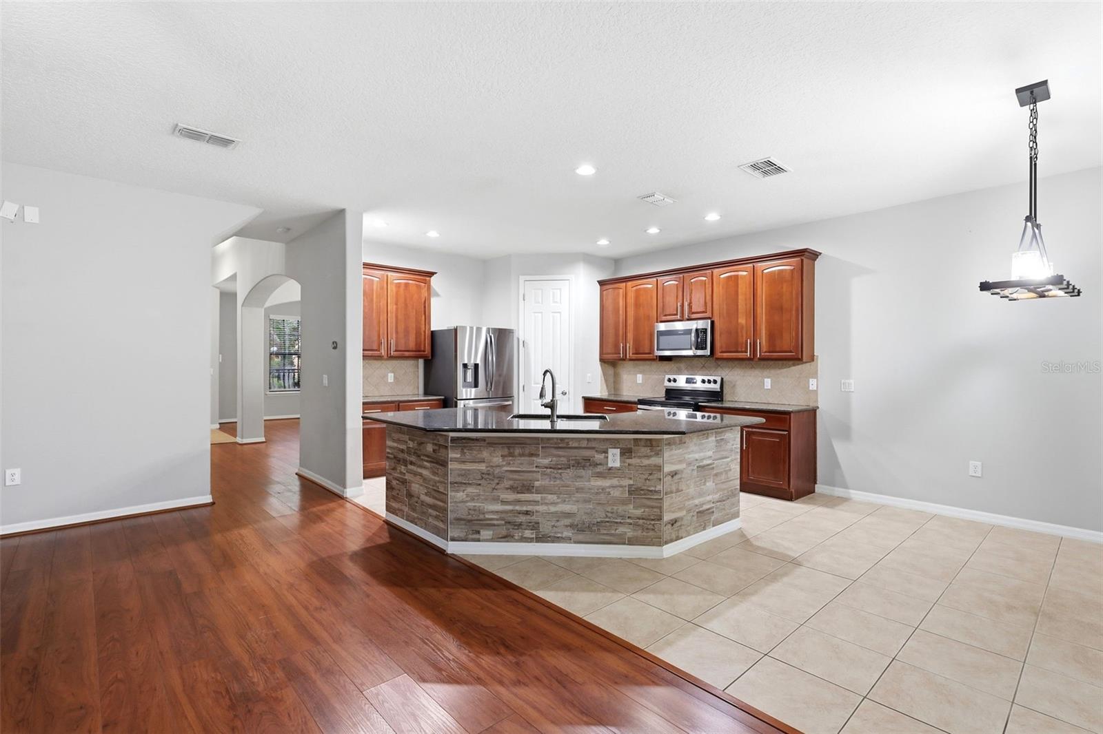 109 Elissar Dr Property Photo 22