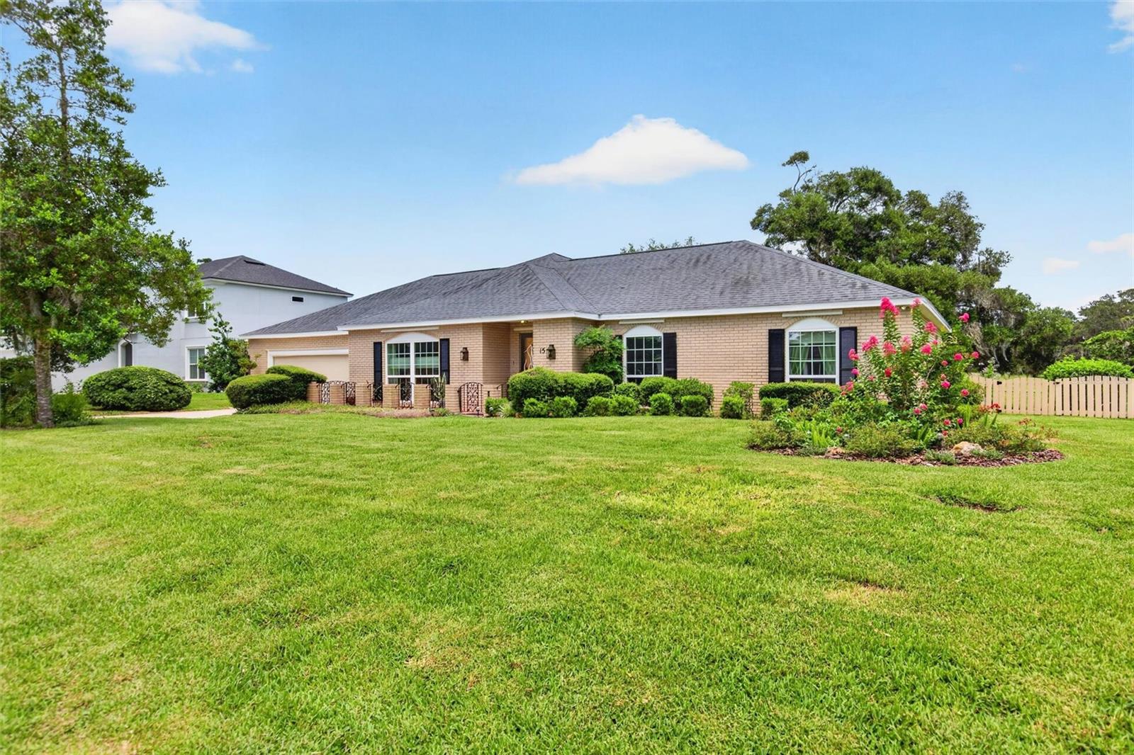 15 Oakmont Cir Property Photo 1