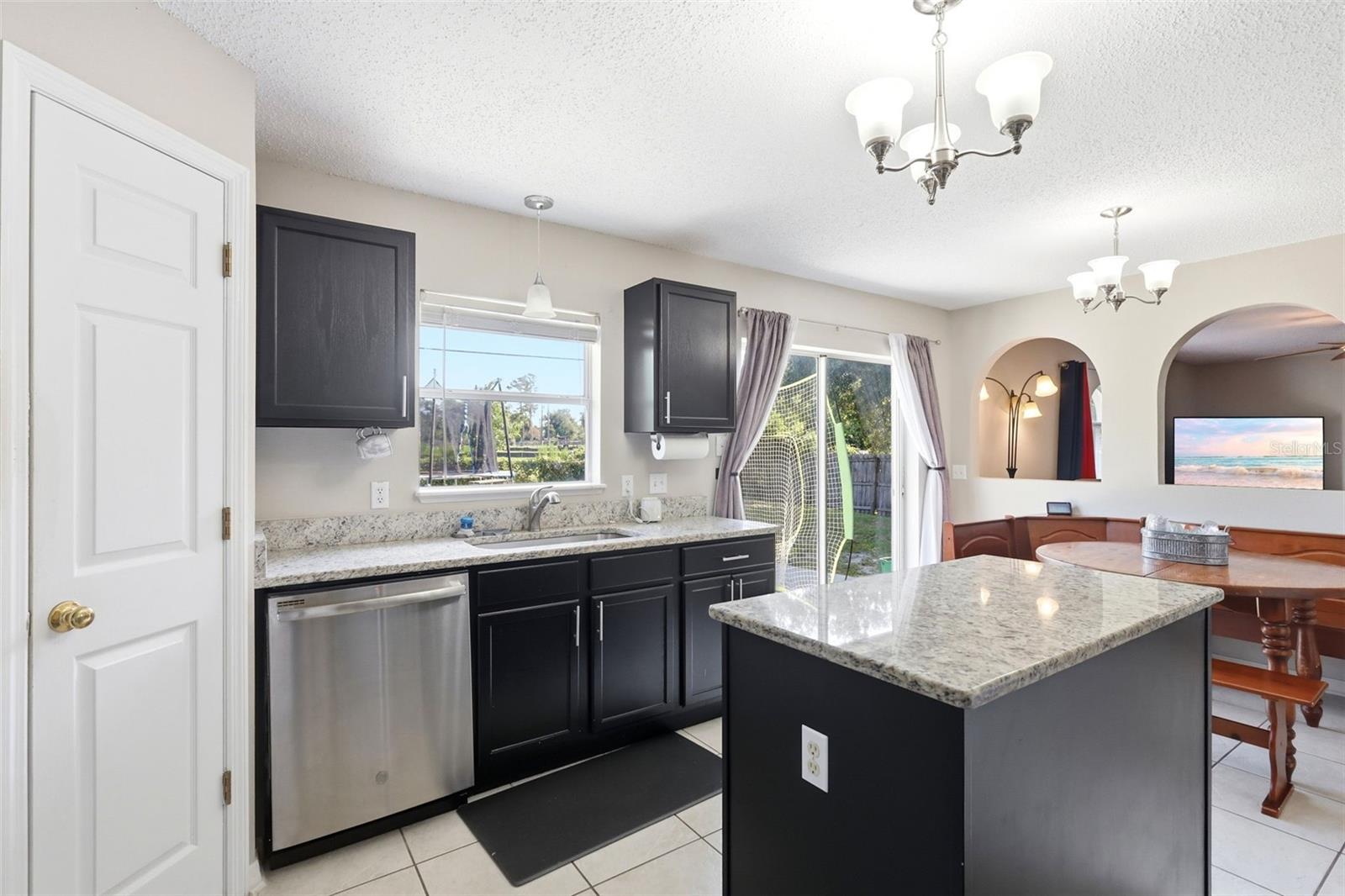 2678 Beckwith St Property Photo 8