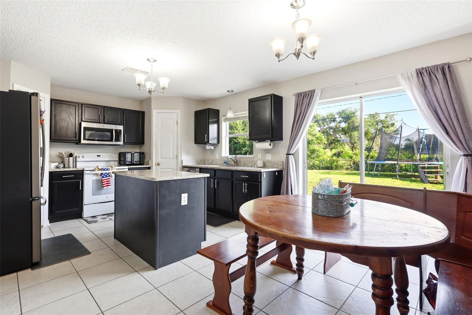 2678 Beckwith St Property Photo 12