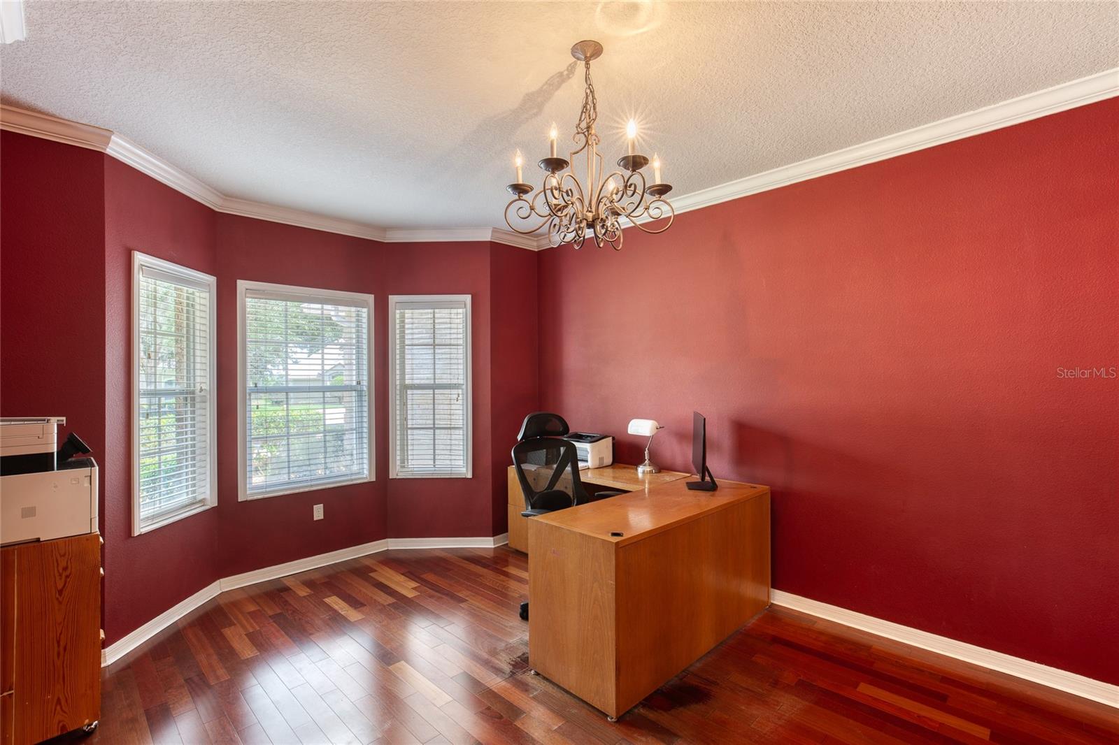 5 Watercliff Ln Property Photo 11