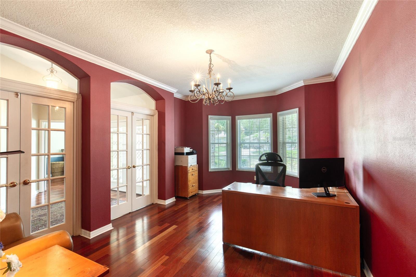 5 Watercliff Ln Property Photo 12
