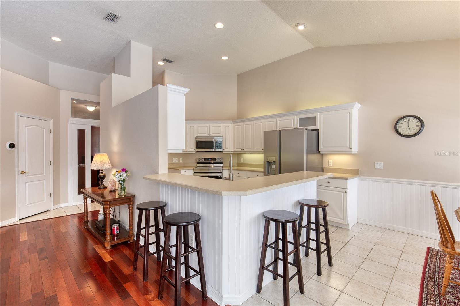 5 Watercliff Ln Property Photo 24