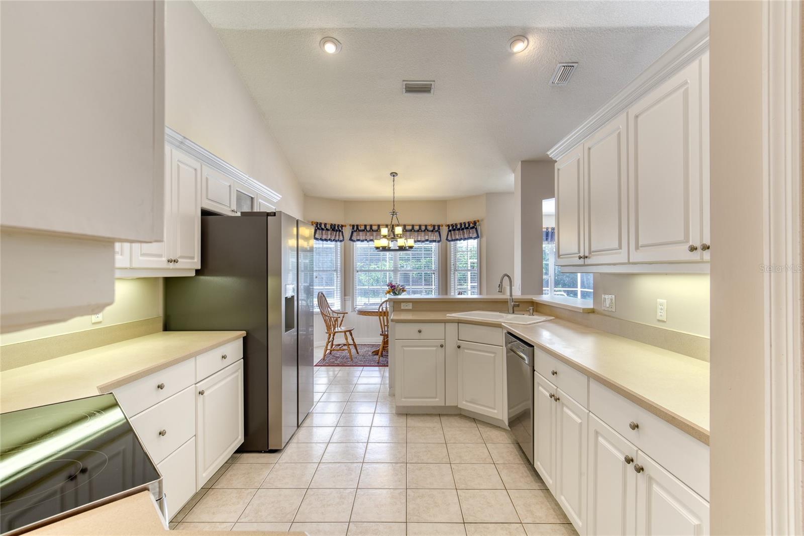 5 Watercliff Ln Property Photo 28