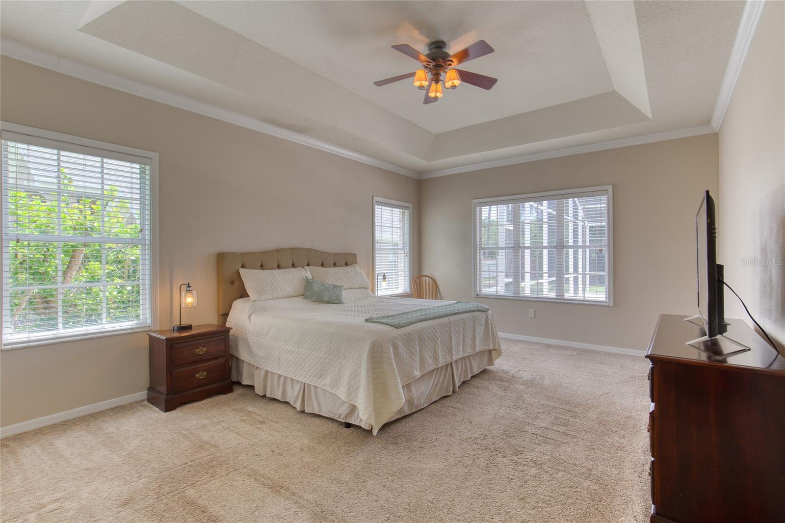 5 Watercliff Ln Property Photo 30