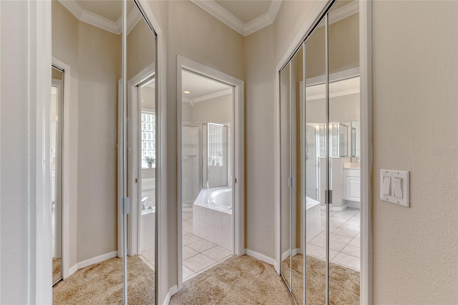 5 Watercliff Ln Property Photo 33