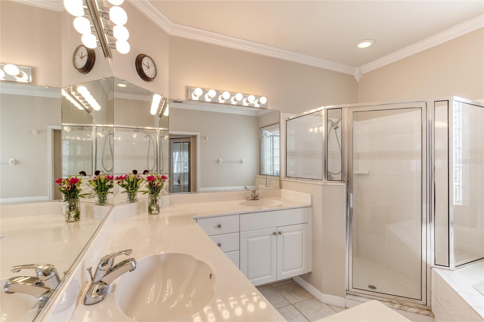 5 Watercliff Ln Property Photo 35